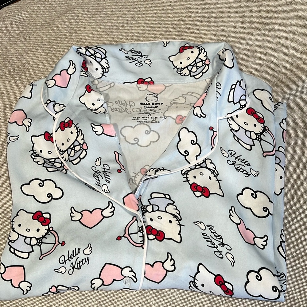 Hello Kitty pajama top